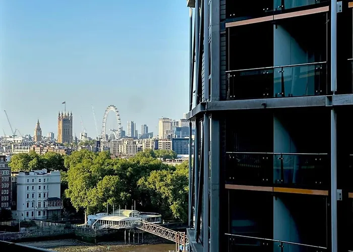 2 Bed Flat Big Ben View